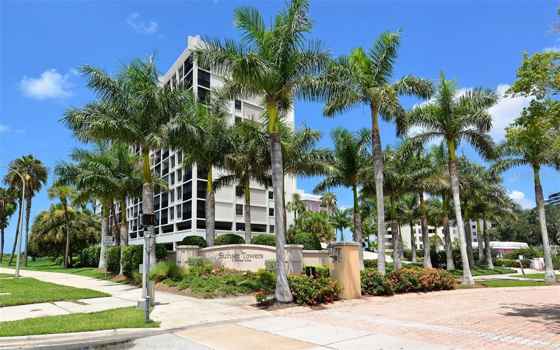 11 SUNSET DR #501