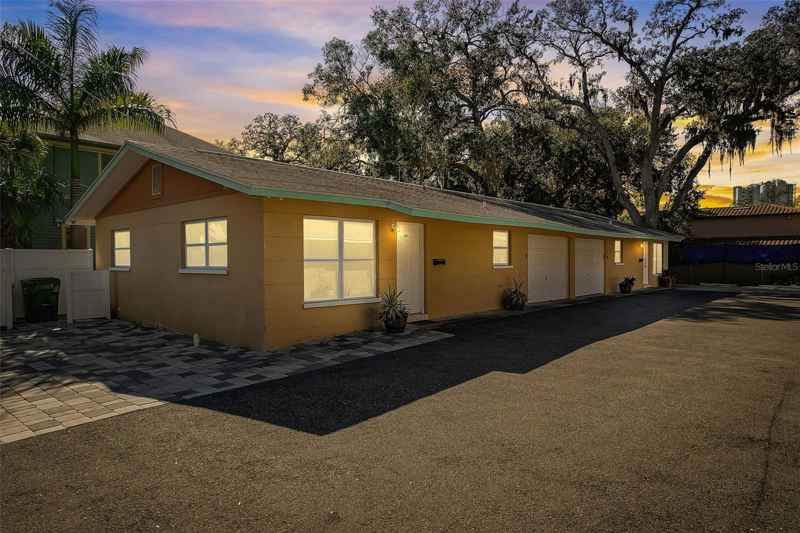 626 S OSPREY AVE
