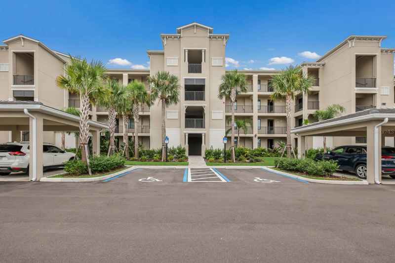 17902 GAWTHROP DR #102