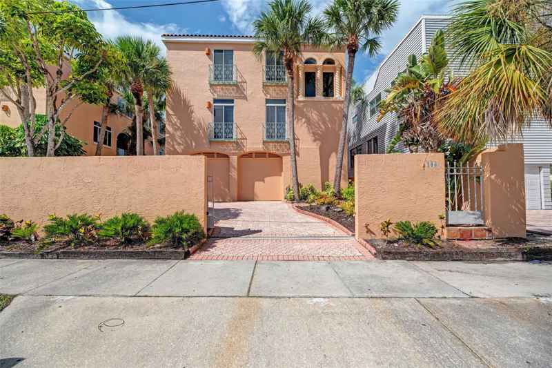 306 BEACH RD #306