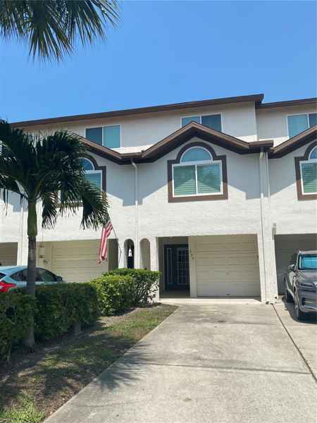 324 MADEIRA CIR
