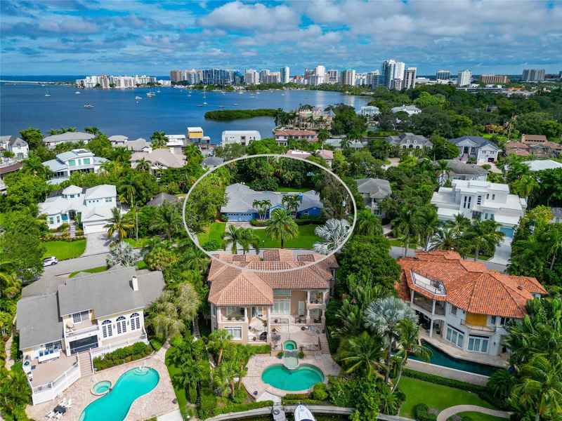 1389 HARBOR DR