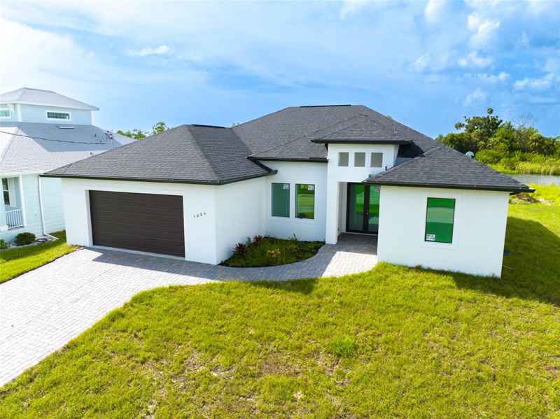 1094 ROTONDA CIR