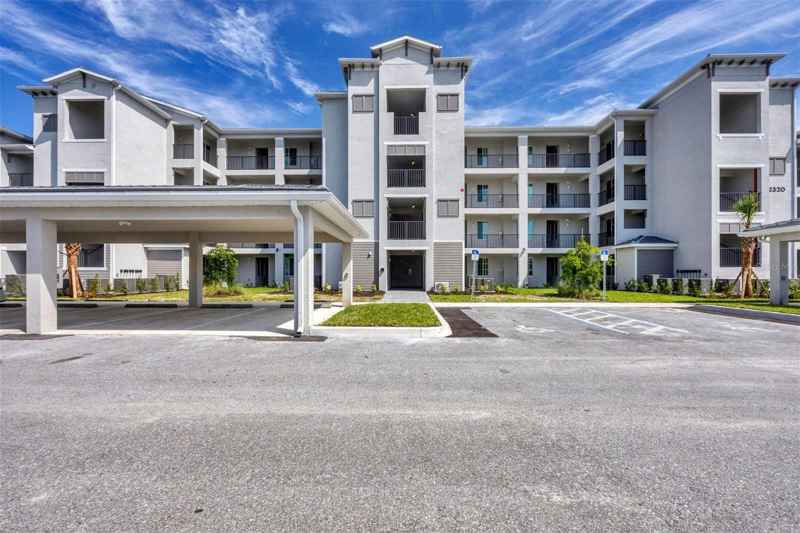 12320 WELLEN GOLF ST #105