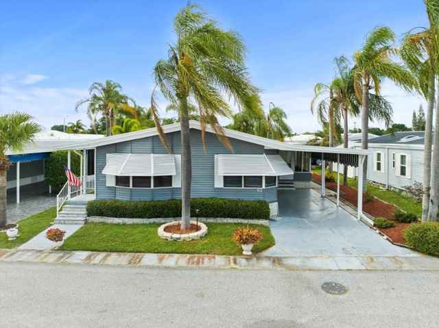 62 PELICAN DR S