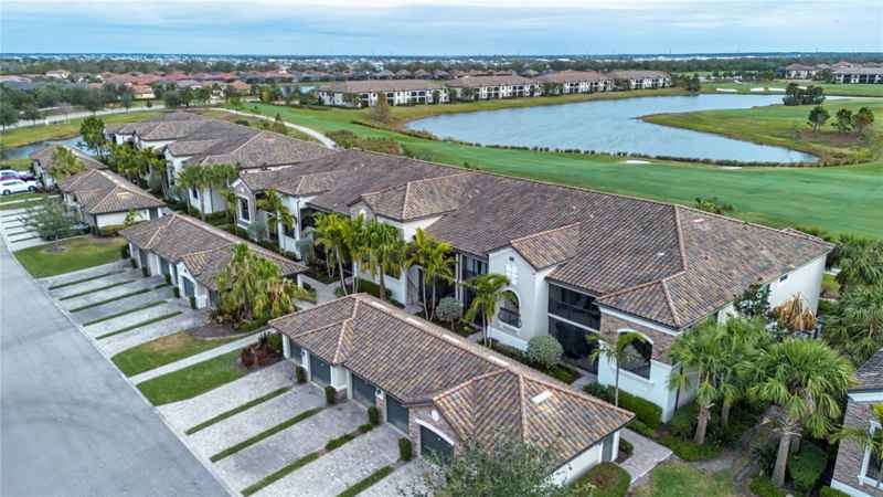 5548 PALMER CIR #102