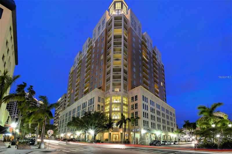 1350 MAIN ST #1210