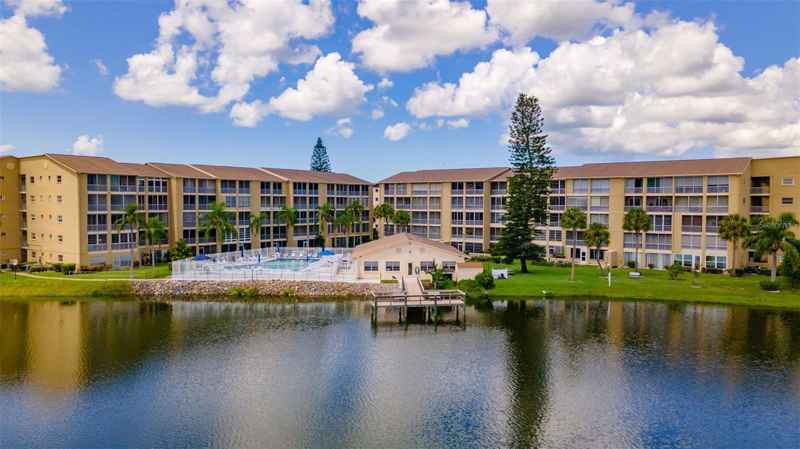 3525 LAKE BAYSHORE DR #103J