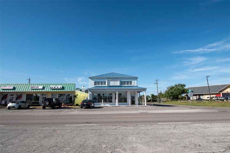 3221 TAMIAMI TRL
