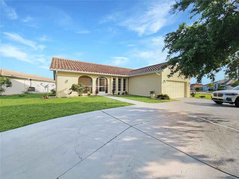 695 CORONADO DR