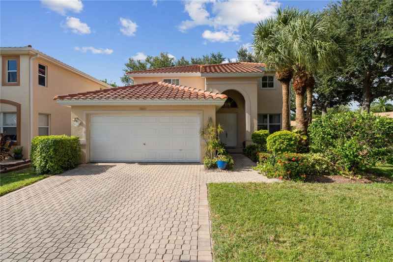 9475 SILVER PINE LOOP
