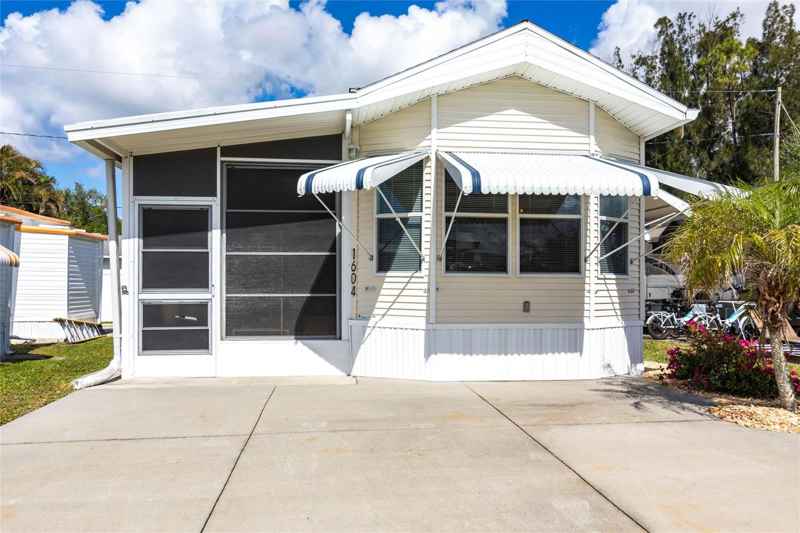 1604 N MANATEE LOOP