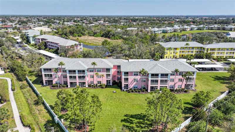 2061 WILLOW HAMMOCK CIR #105