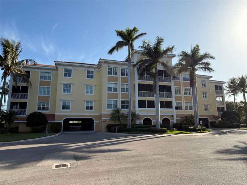 255 WEST END DR #1207