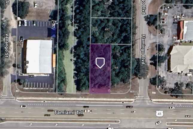 742 TAMIAMI TRL