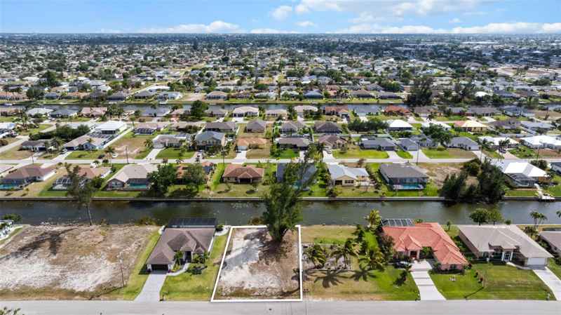 216 SE 15TH TER