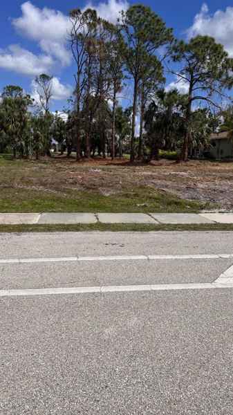 233 ROTONDA BLVD E