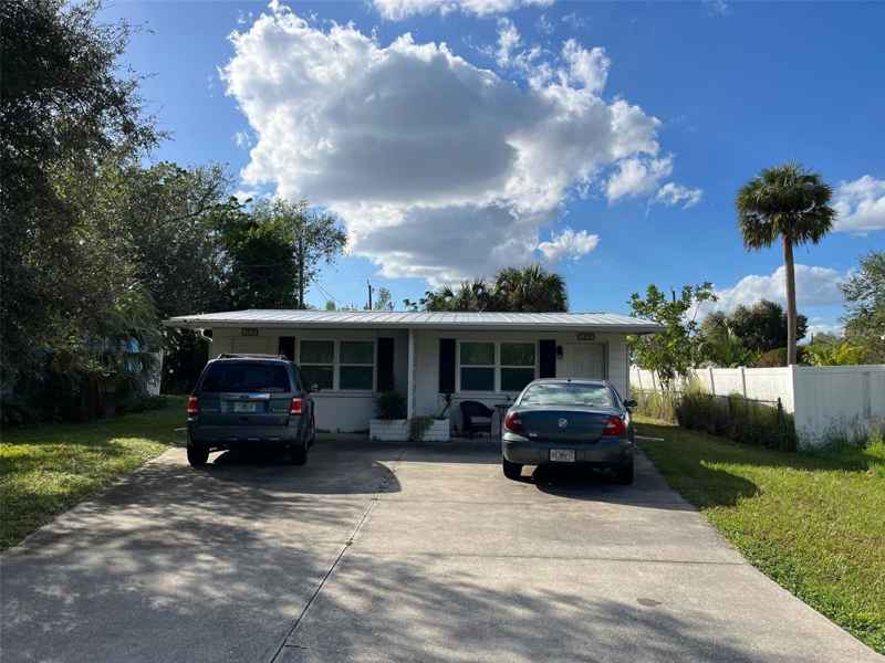 5833 GREY LN