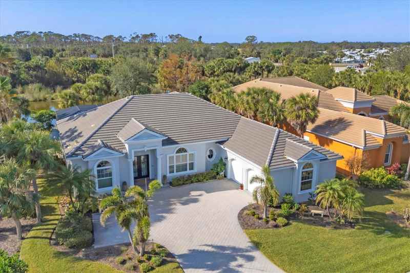 15 BOCA ROYALE BLVD