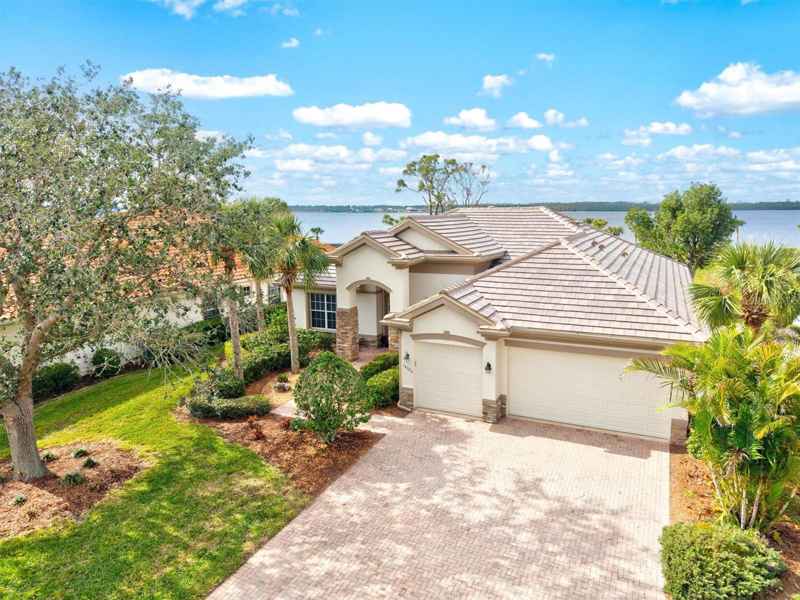 14026 ROYAL POINTE DR