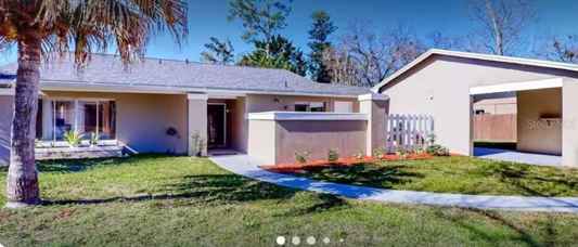 10 CARR LN