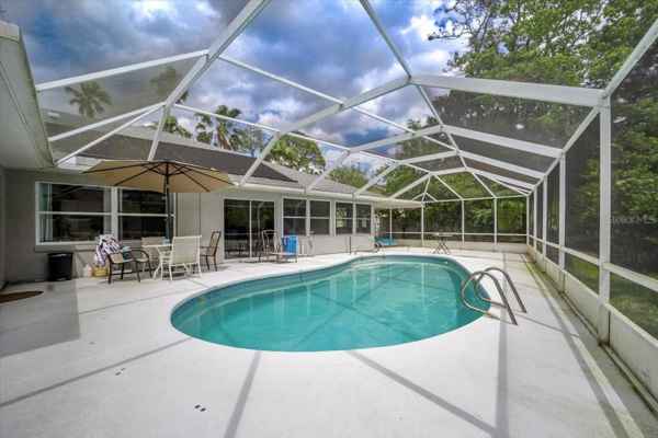 27 WESTCEDAR LN