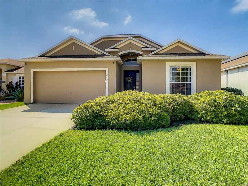 223 KNOLLWOOD DR