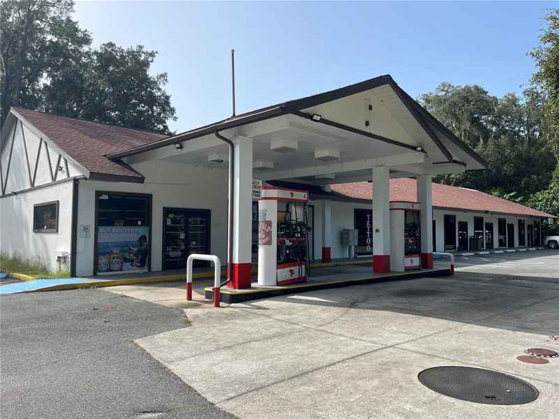 3380 SE LAKE WEIR AVE