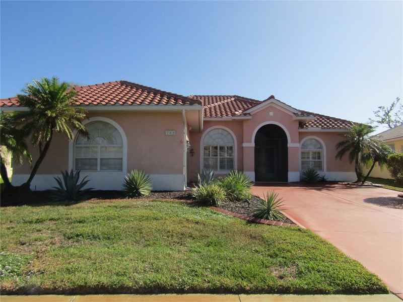 702 SILK OAK DR