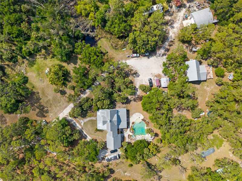 202 LAUREL OAKS RD