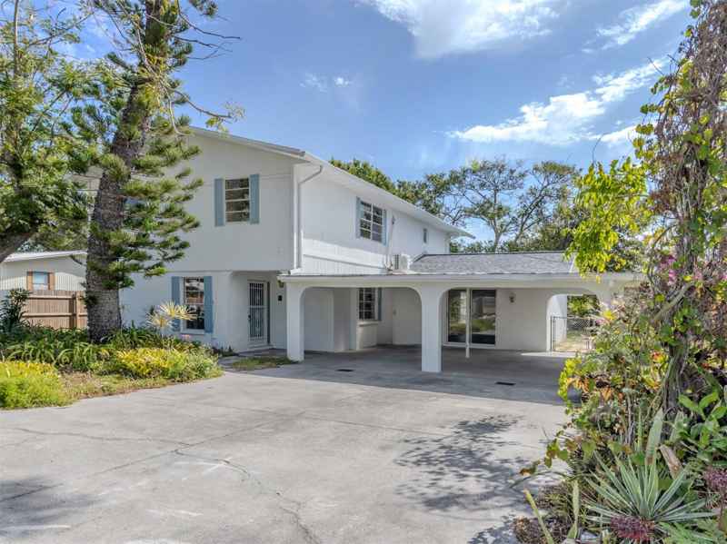 200 SIERRA ST S