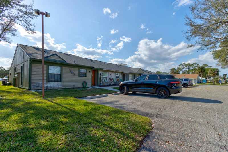 1140 FAIRVILLA DR