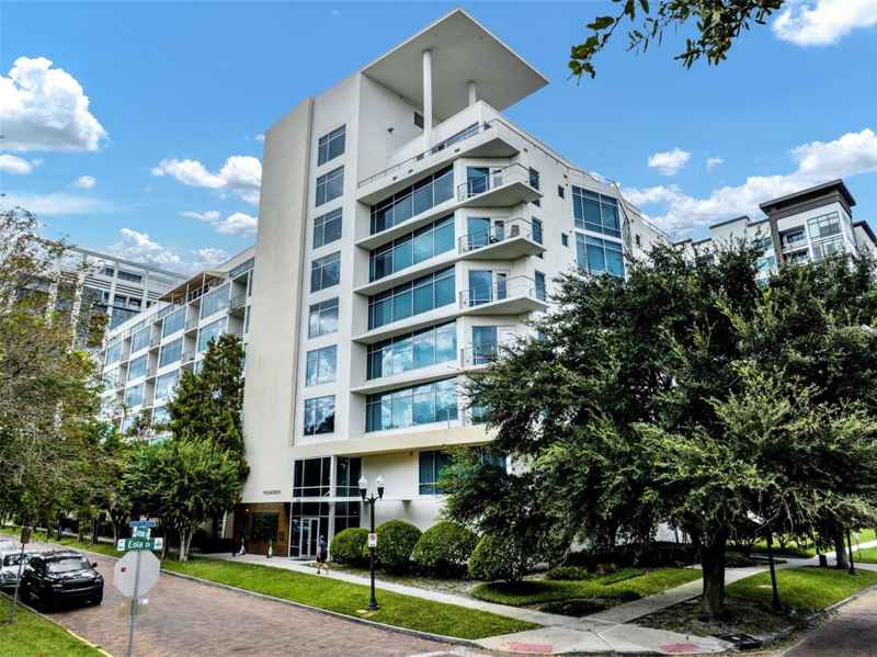 525 E JACKSON ST #405