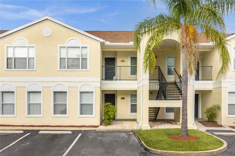 8850 GRAND PALMS CIR #A