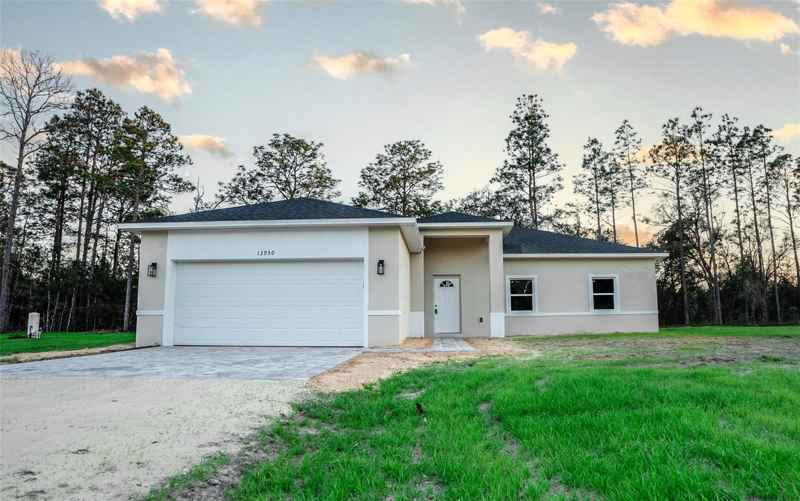 2642 MAGNOLIA CIR