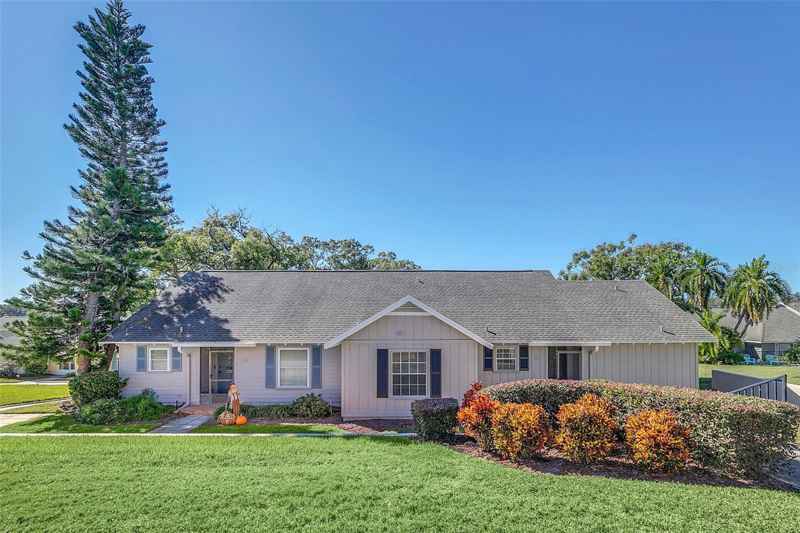 1084 VILLA LN #72