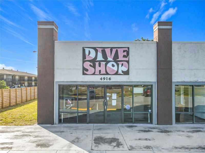 4916 W IRLO BRONSON MEMORIAL HWY