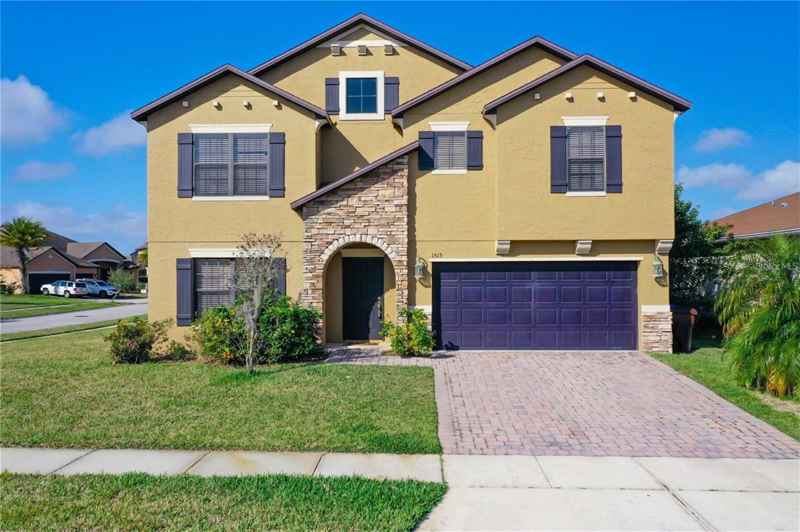 1515 ANGLER AVE