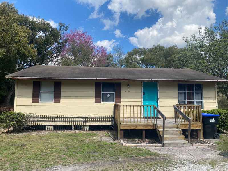 4235 LAKE LOCKHART DR