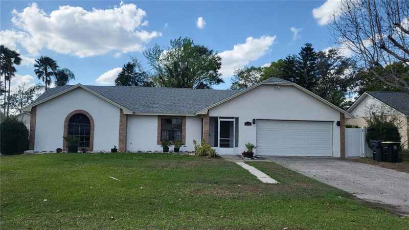 272 LOMA BONITA DR