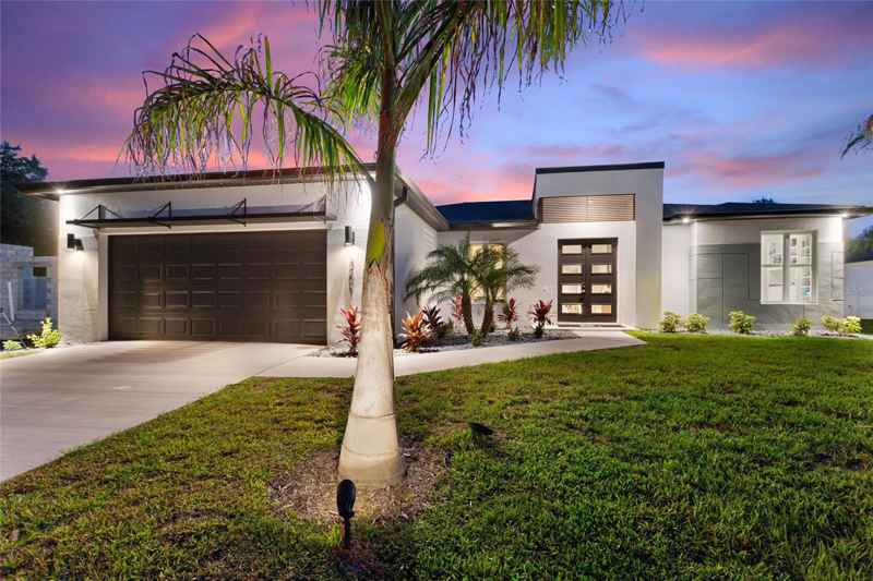 24470 KINGSWAY CIR
