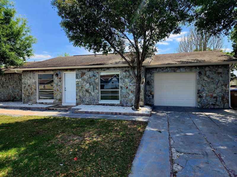 178 E CEDARWOOD CIR