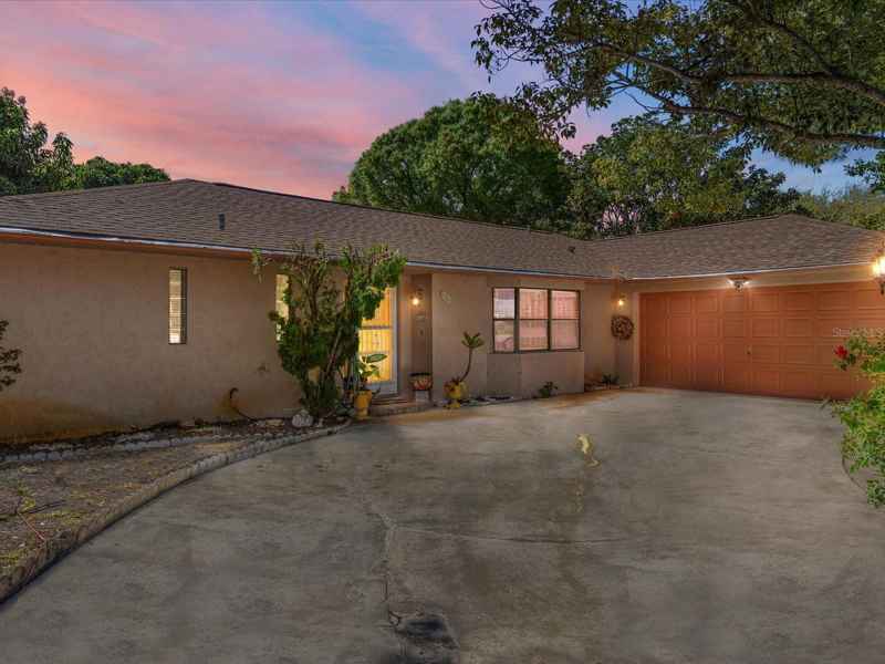 851 JUNIPER CIR