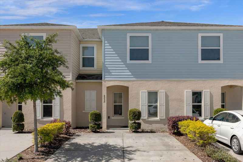 4732 CORAL CASTLE DR