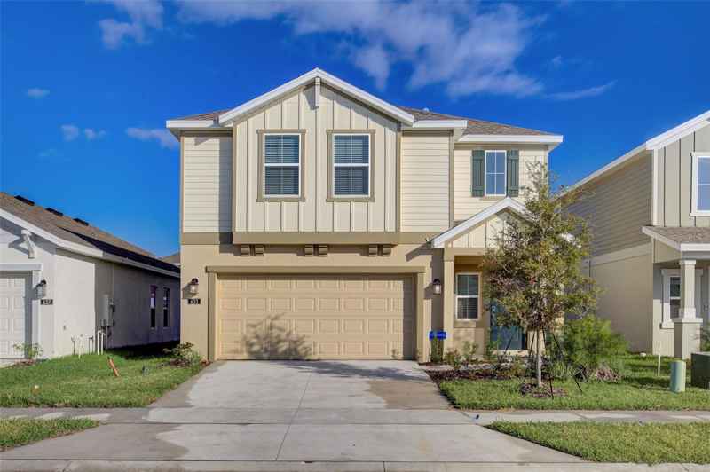 633 TROTTERS DR