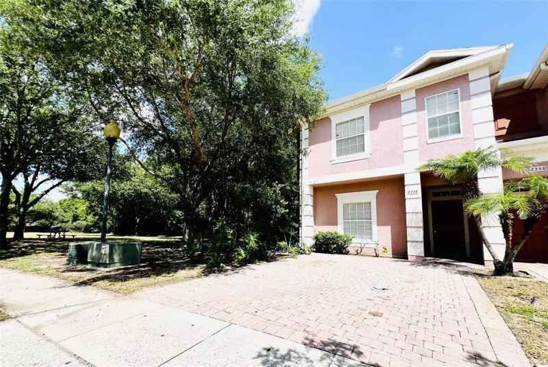 2356 CARAVELLE CIR