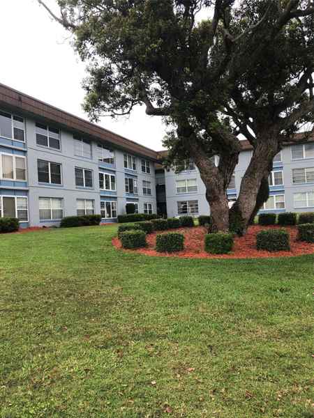 333 LAKE HOWARD DR NW #302B