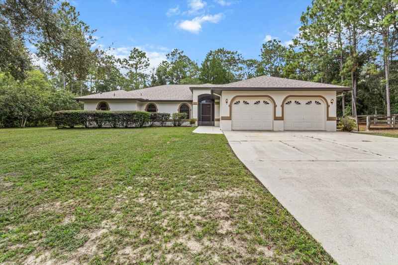 2494 W AXELWOOD DR