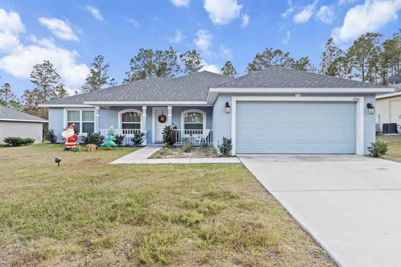 2180 W KENMORE DR