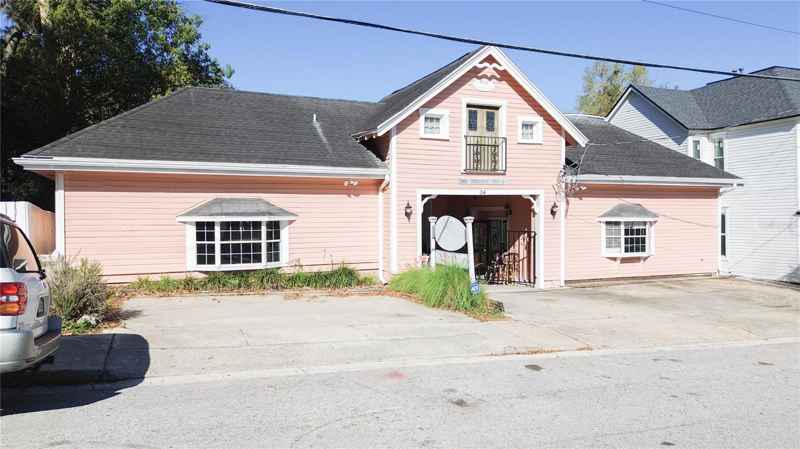 34 SE WENONA AVE